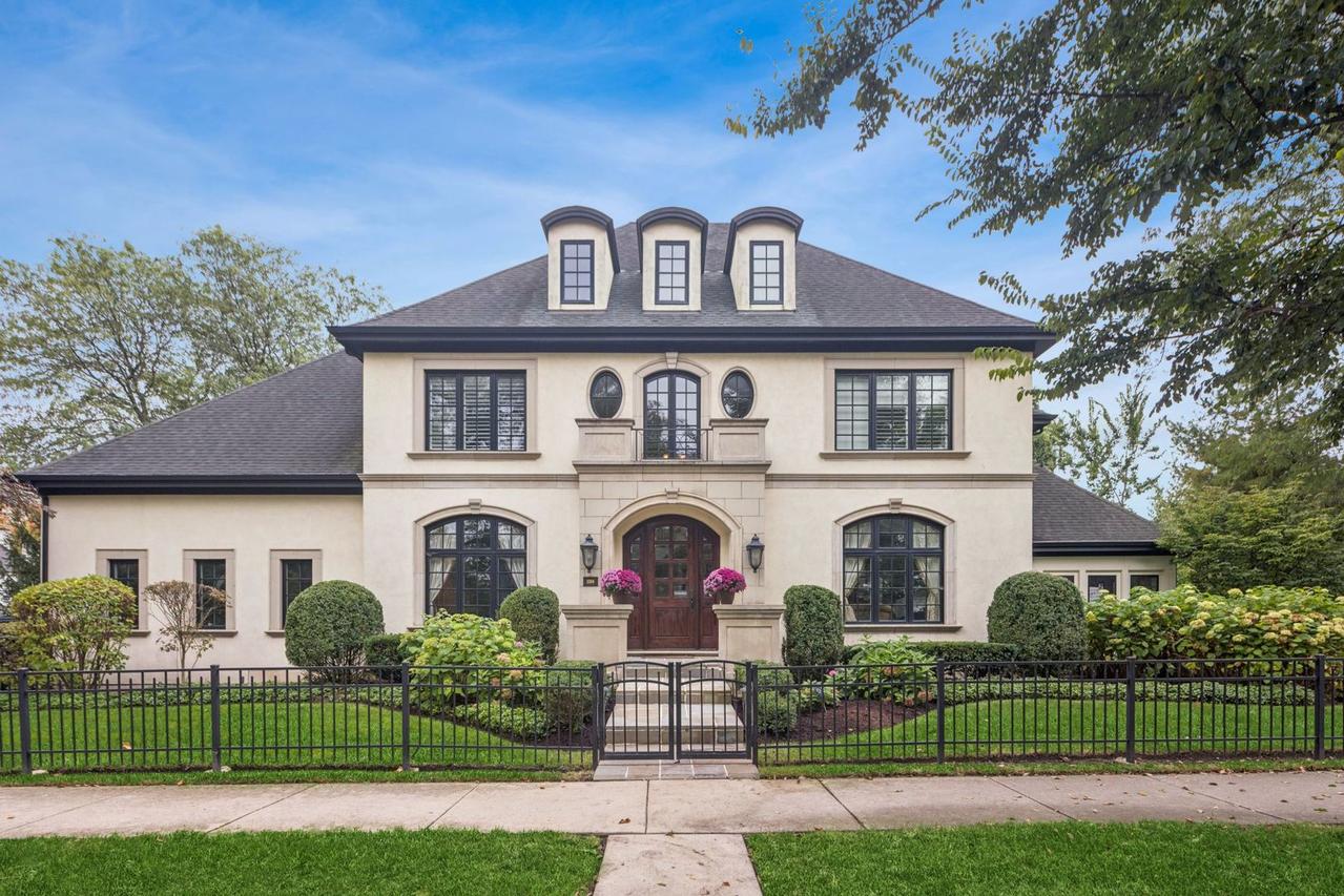 1300 W Maple Ave., La Grange, IL 60525