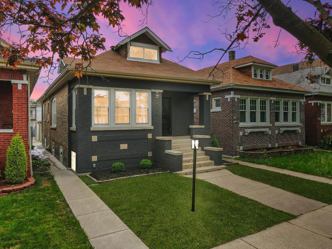 7535 S Aberdeen St., Chicago, IL 60620
