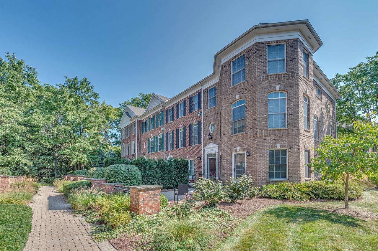 243 Box Car Ave., Naperville, IL 60540