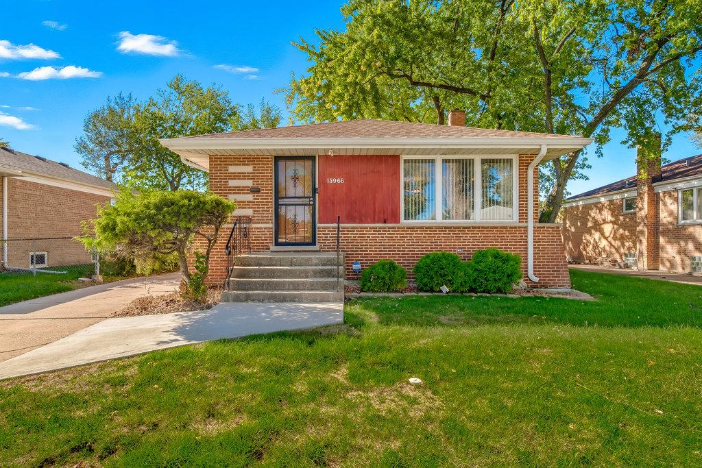 15966 Debbie Ln., South Holland, IL 60473