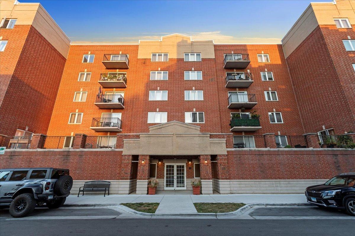 3303 Grove Ave. #600, Berwyn, IL 60402