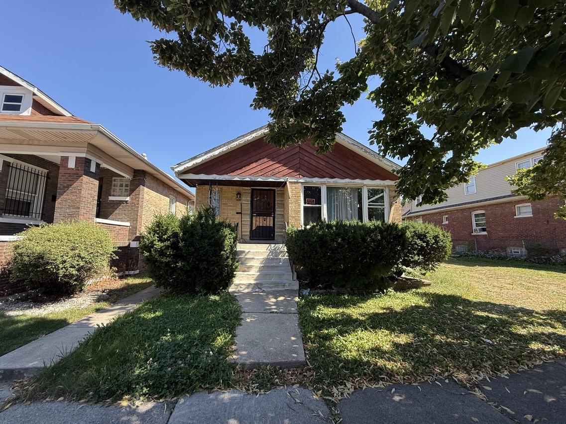 8025 S Loomis Blvd., Chicago, IL 60620