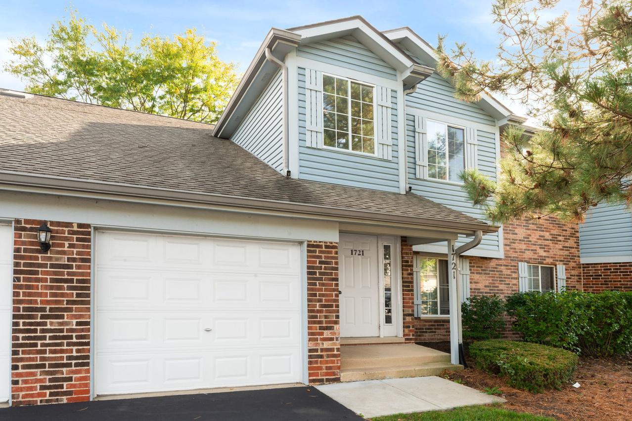 1721 Chesapeake Ln. #4, Schaumburg, IL 60193