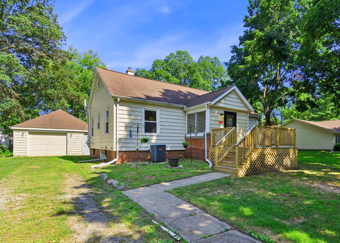 406 S 4th St., St. Joseph, IL 61873