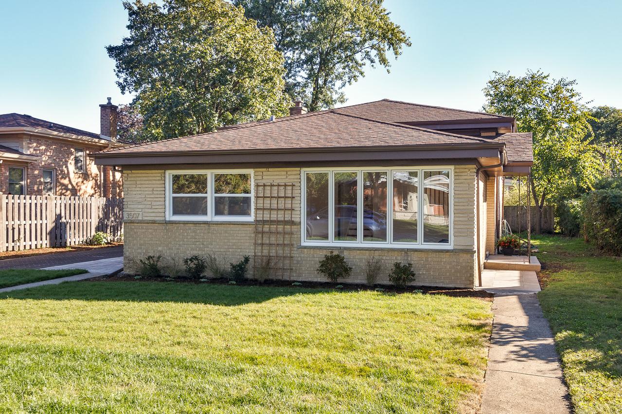 3507 Greenwood Ave., Wilmette, IL 60091