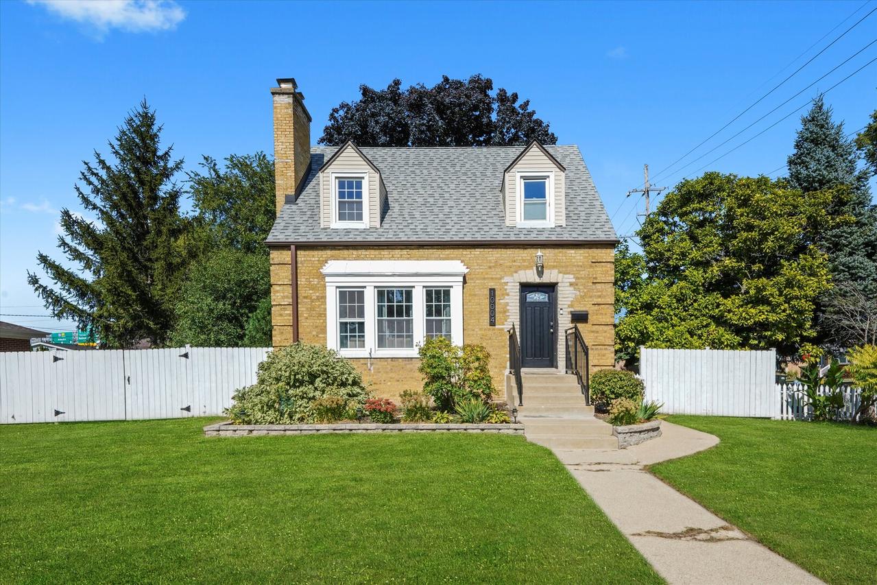 10004 Agatite Ave., Schiller Park, IL 60176