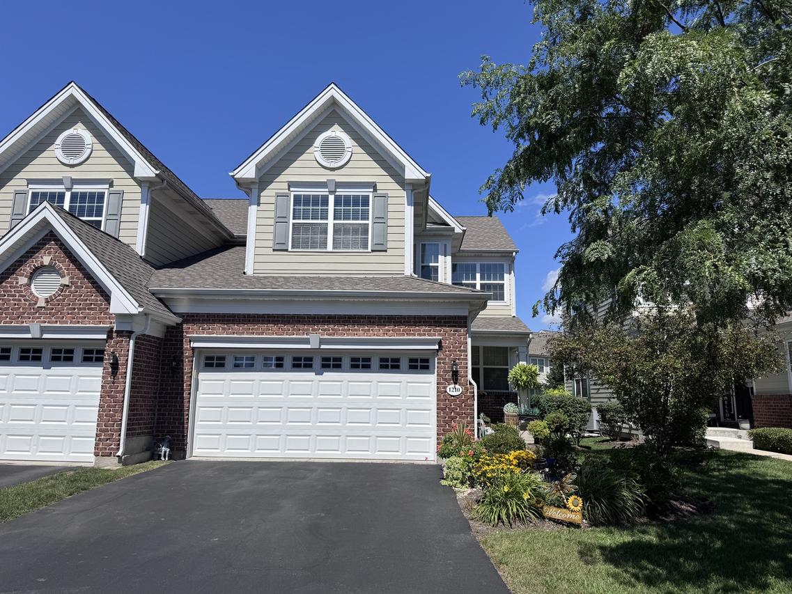 1210 Falcon Ridge Dr., Elgin, IL 60124