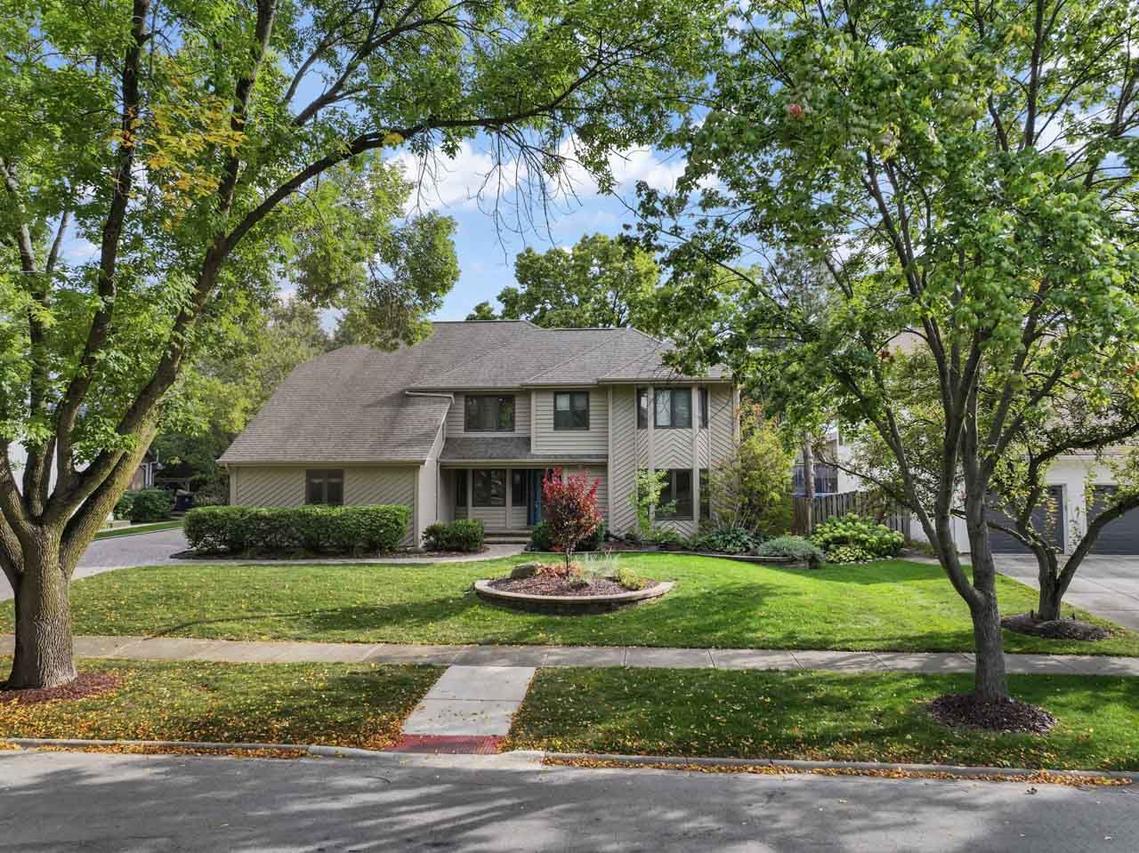 920 Rockbridge Rd., Naperville, IL 60540