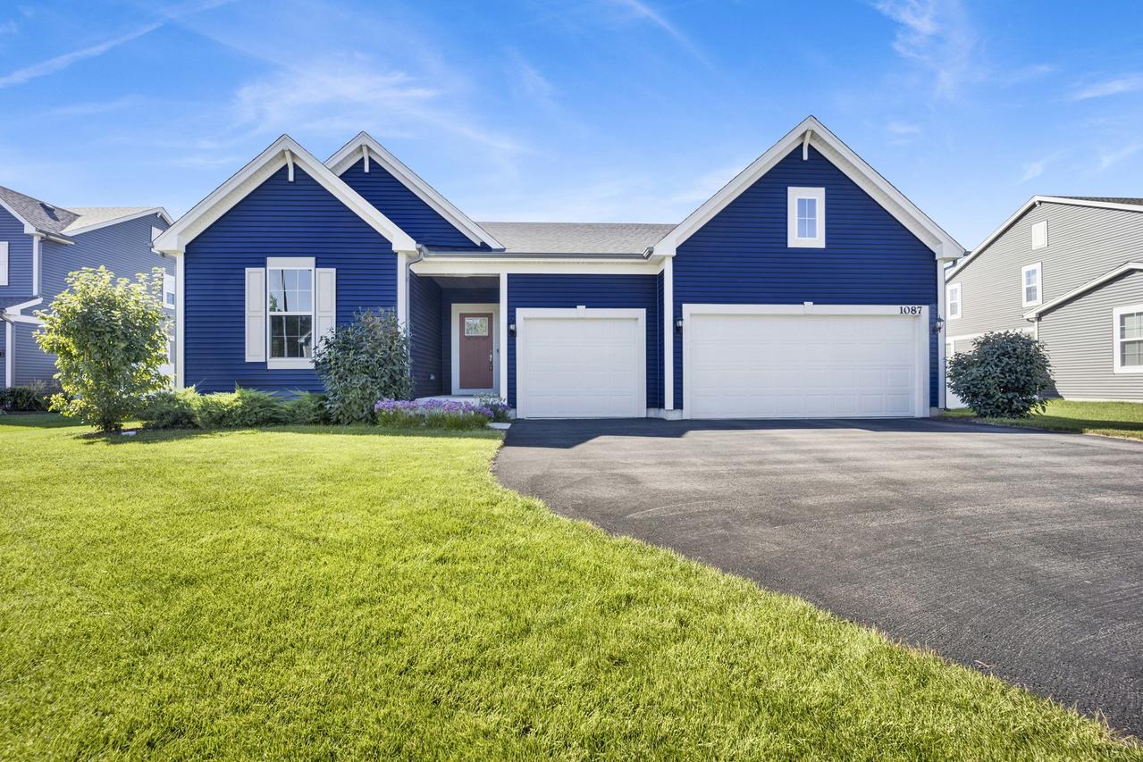 1087 Sugar Maple Dr., Crystal Lake, IL 60012