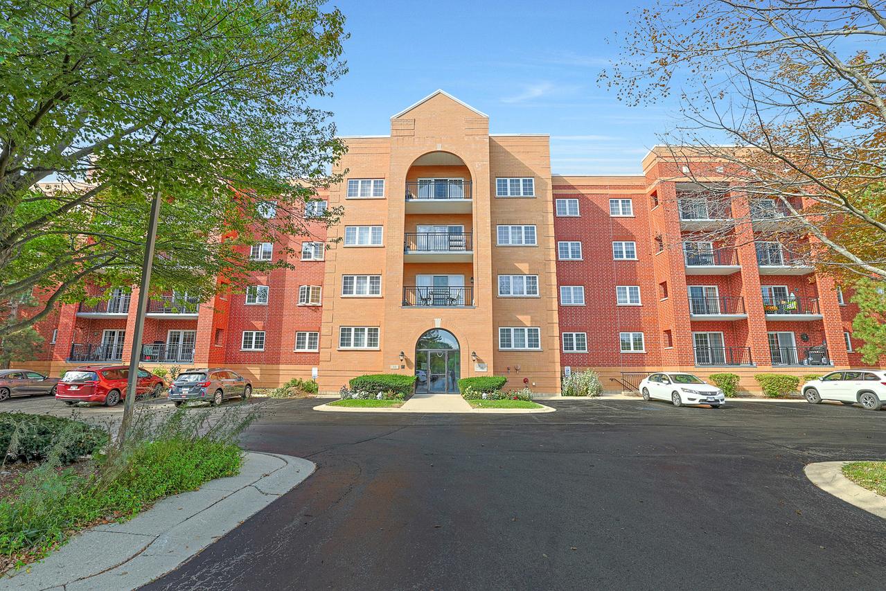 55 S Hale St. #109, Palatine, IL 60067