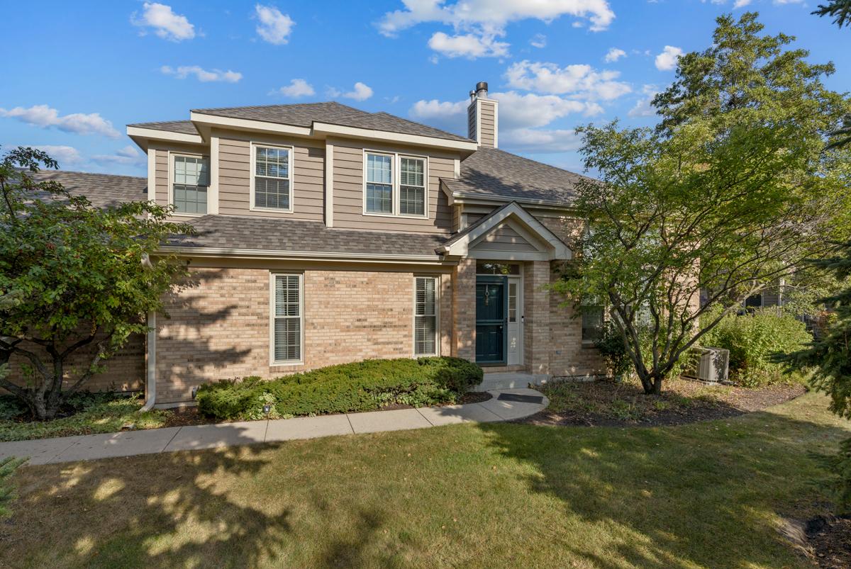 3701 King Charles Ln., St. Charles, IL 60174