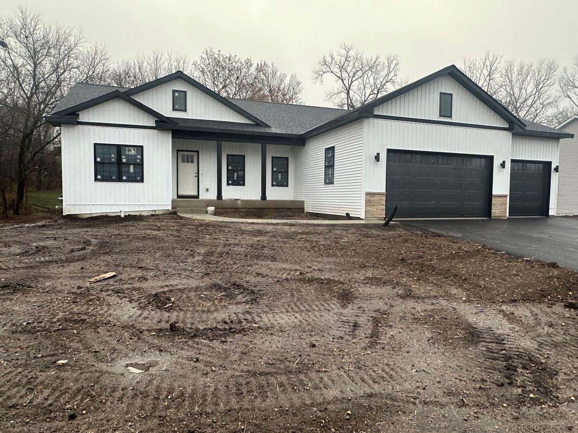 265 Creekside Dr., Byron, IL 61010