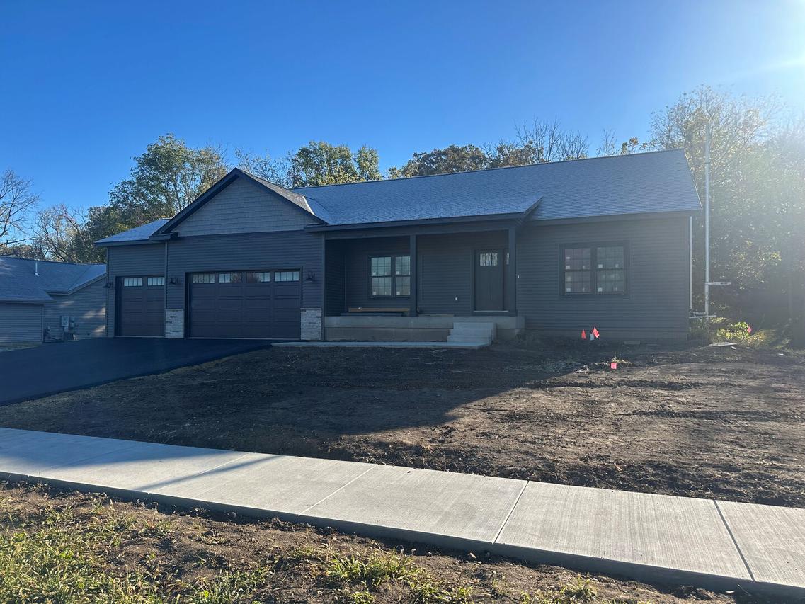 309 Creekside Dr., Byron, IL 61010