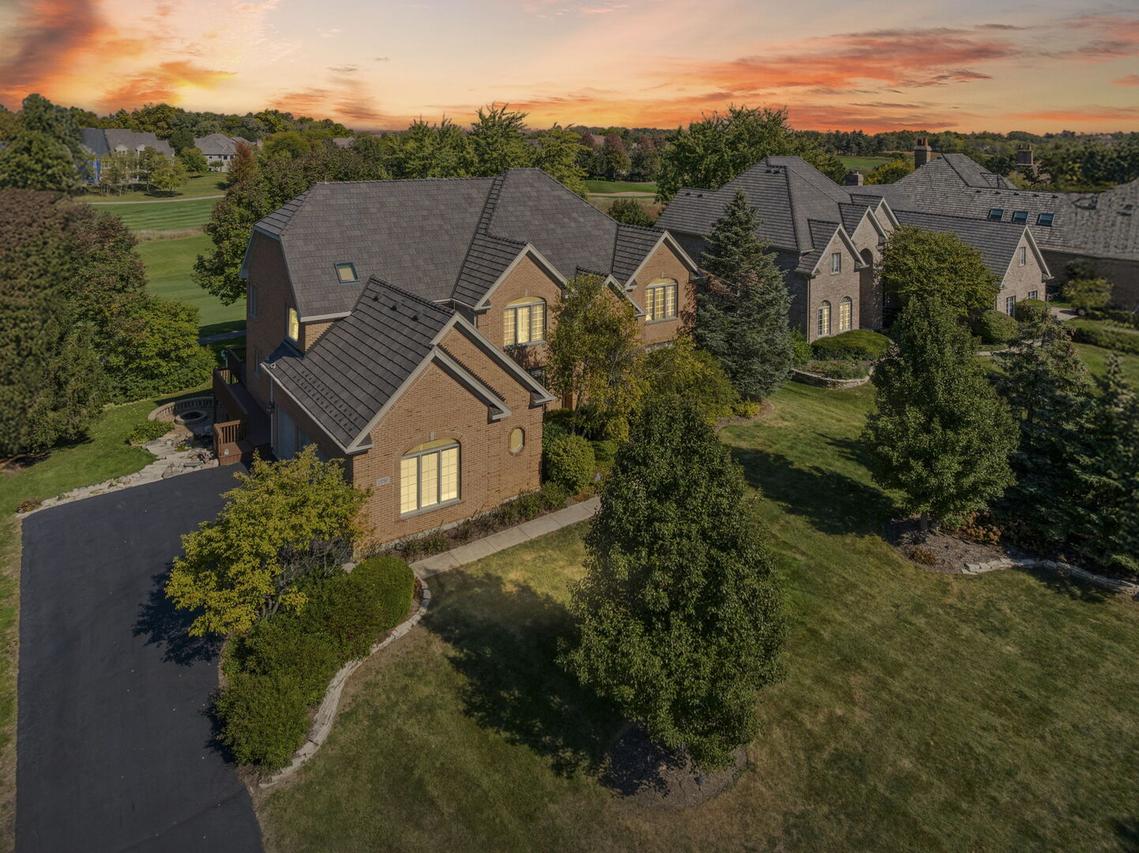 21787 W Vernon Ridge Dr., Mundelein, IL 60060