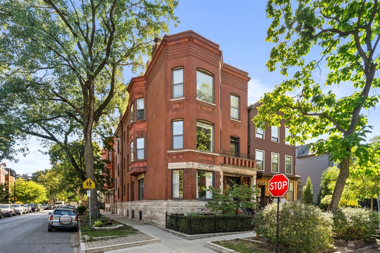 2459 N Seminary Ave. #2S, Chicago, IL 60614