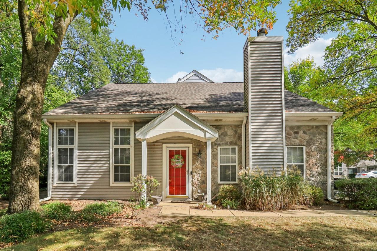 136 Parkview Dr., Wauconda, IL 60084