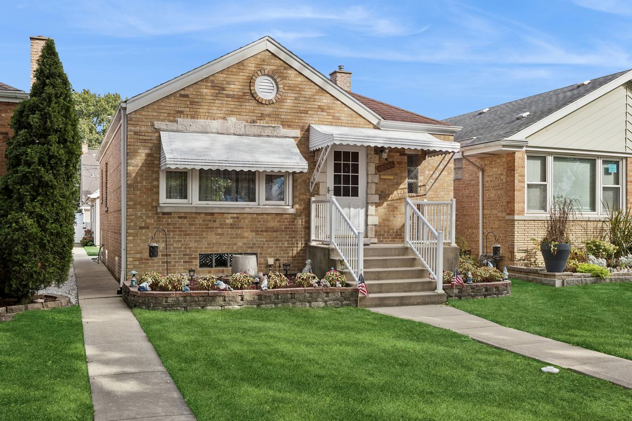 2245 Northgate Ave., North Riverside, IL 60546