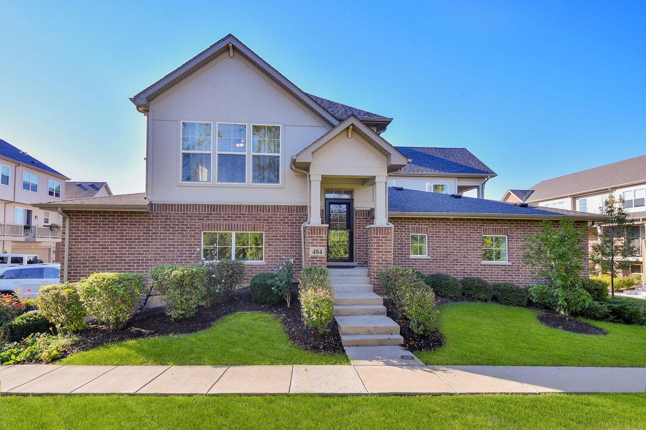484 Woodmoor Dr., Lombard, IL 60148