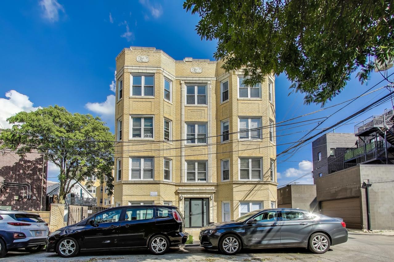 3215 N Francisco Ave. #3S, Chicago, IL 60618