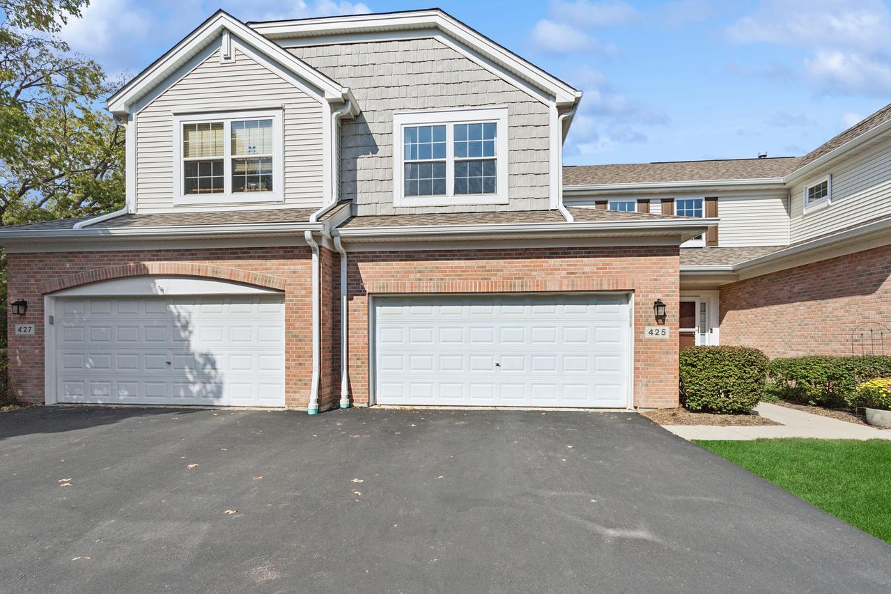 425 Wolcott Ln., Batavia, IL 60510