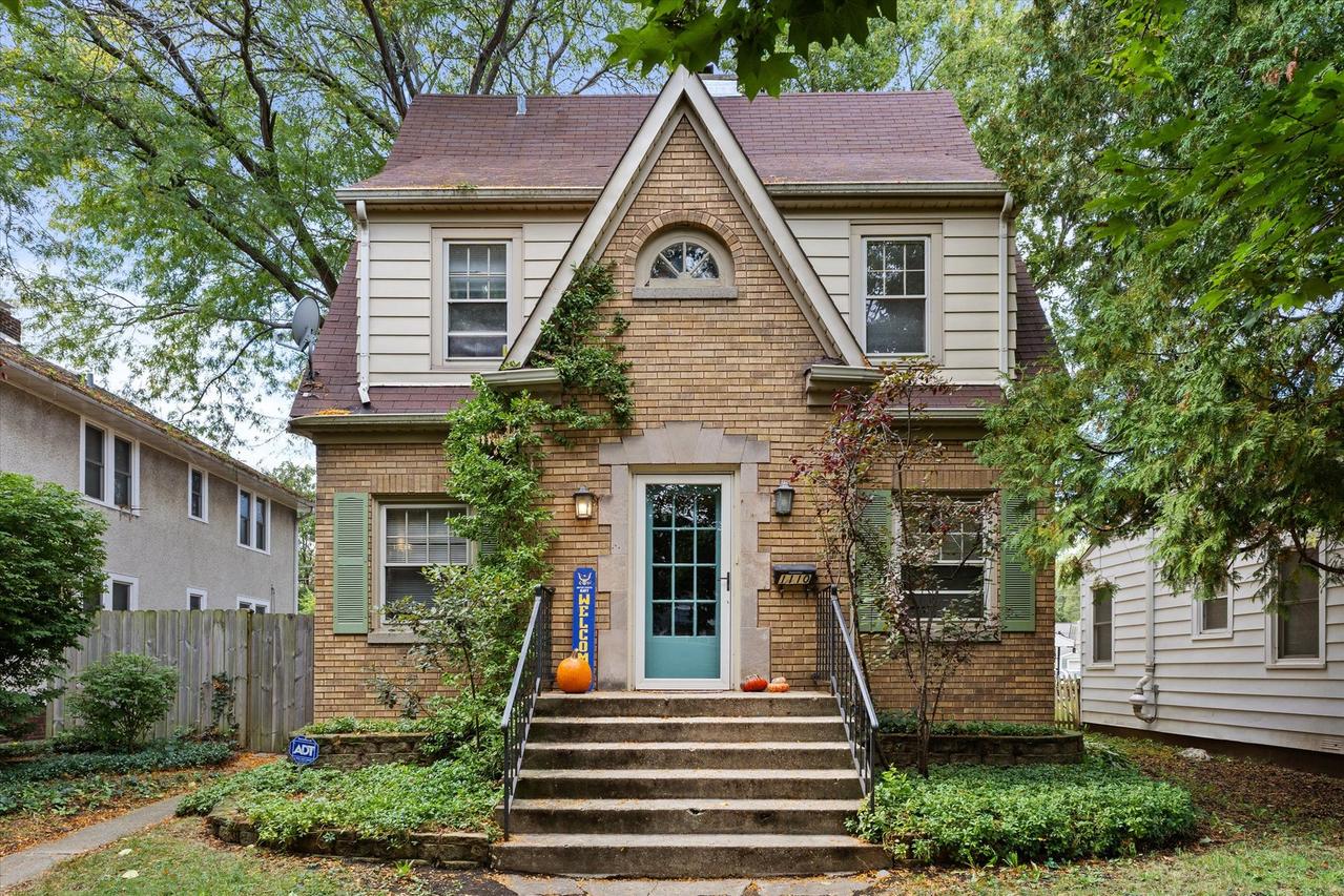 1110 N Ash St., Waukegan, IL 60085