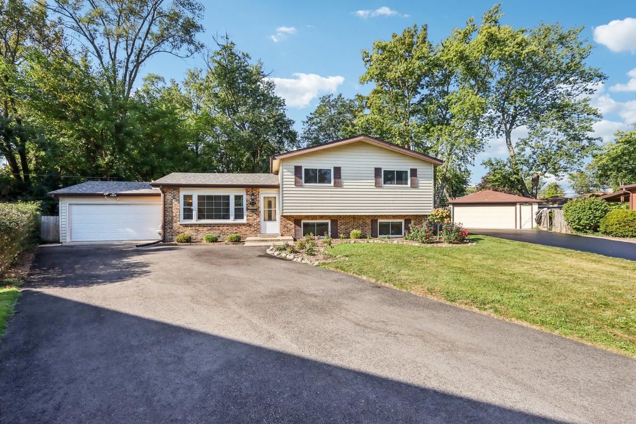 461 S Ardmore Ter., Addison, IL 60101