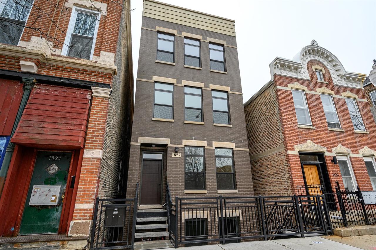 1822 S Throop St. #2, Chicago, IL 60608
