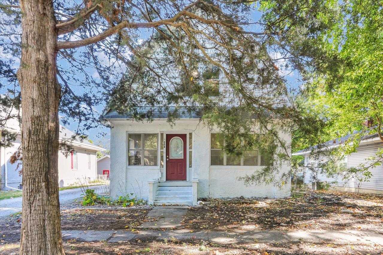 306 S Cottage Grove Ave., Urbana, IL 61802