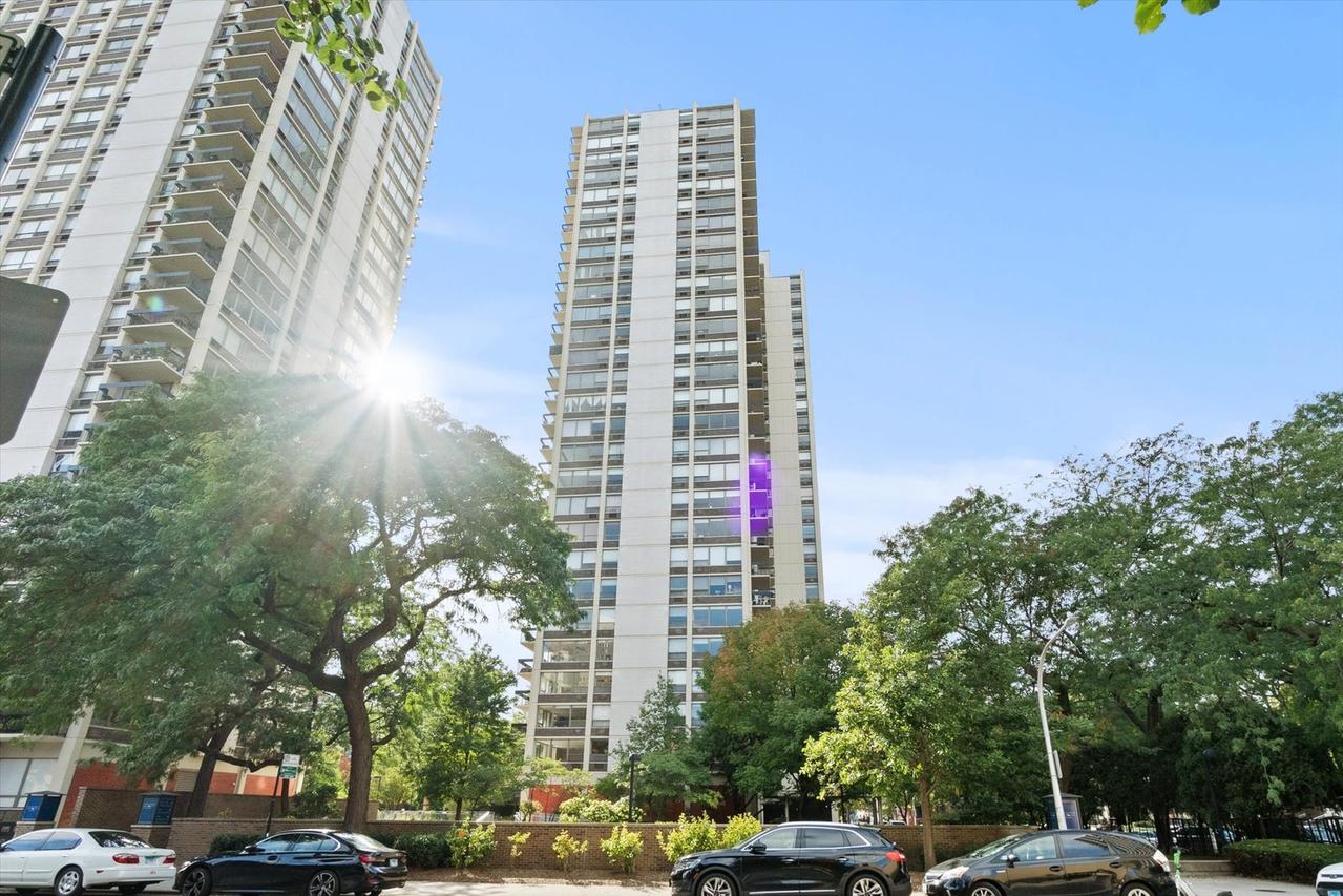 1360 N Sandburg Ter. #2909C, Chicago, IL 60610