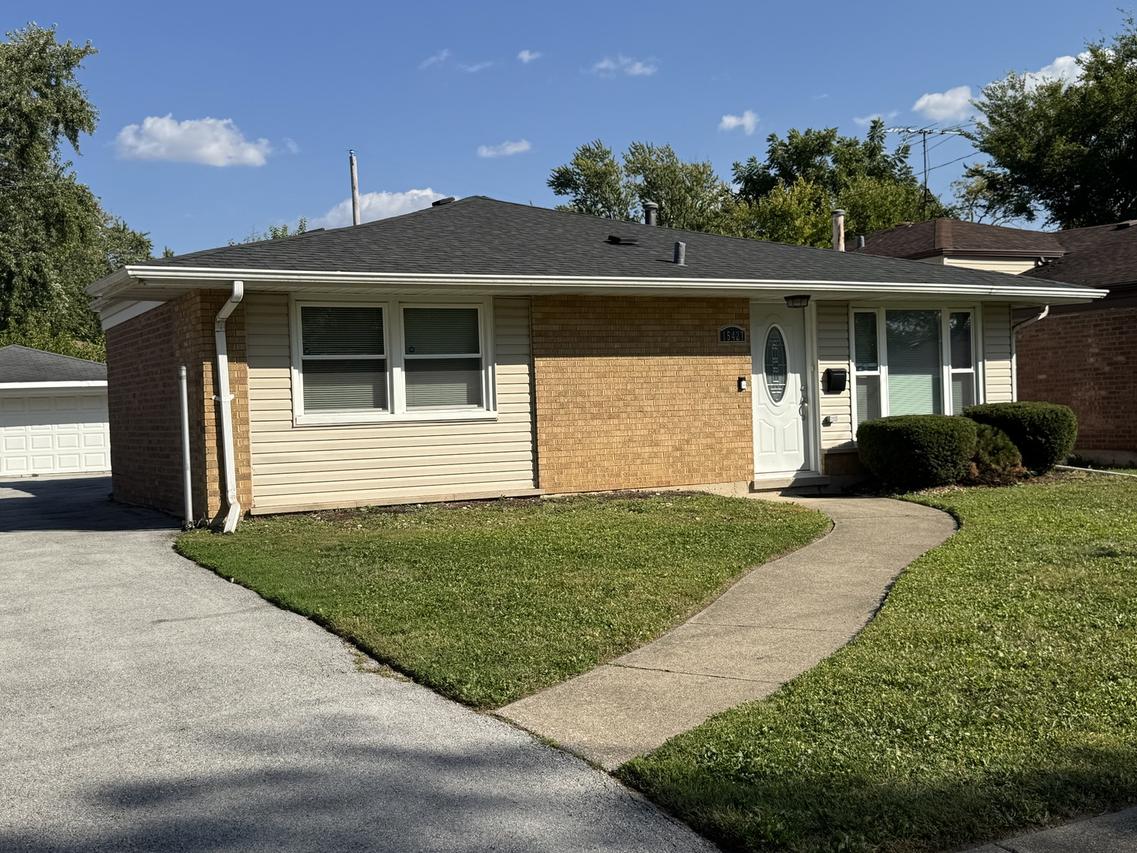 15427 Minerva Ave., Dolton, IL 60419