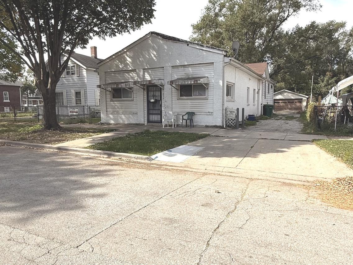 457 S Desplaines St., Joliet, IL 60436