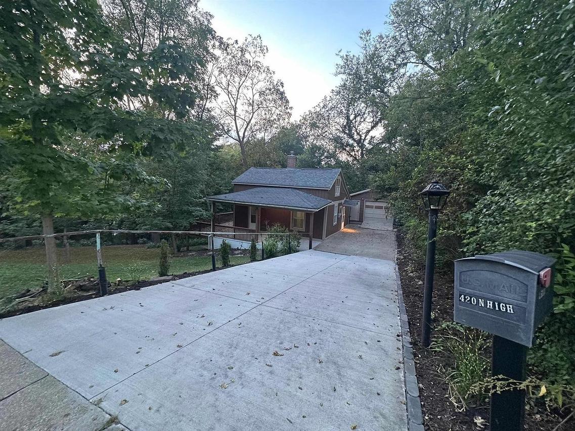 420 N High St., Galena, IL 61036