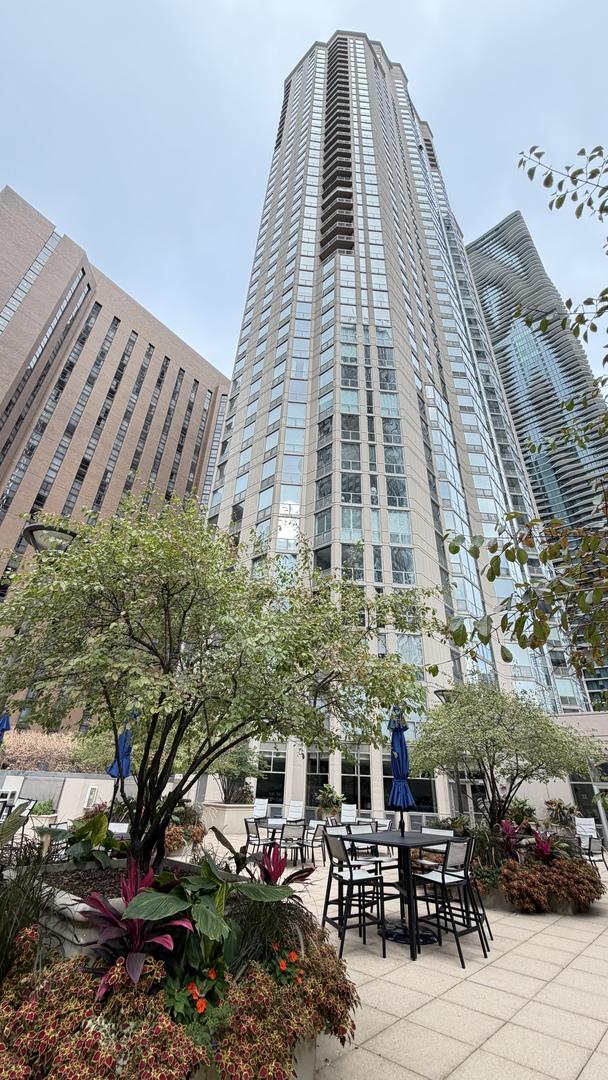 222 N Columbus Dr. #4008, Chicago, IL 60601