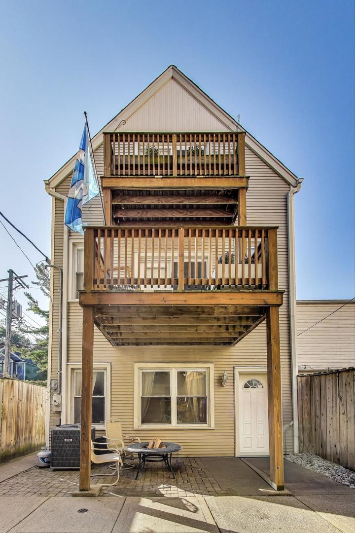 1437 W Belmont Ave. #4, Chicago, IL 60614
