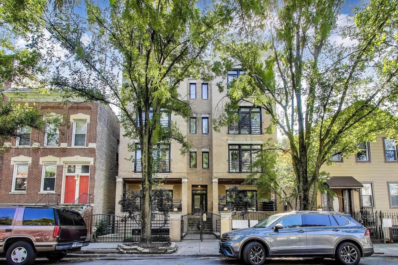 1455 W Thomas St. #2E, Chicago, IL 60642