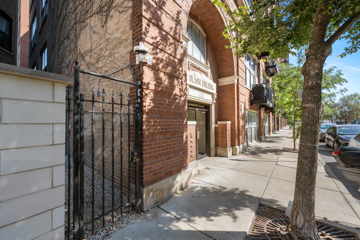 1500 W Monroe St. #409, Chicago, IL 60607