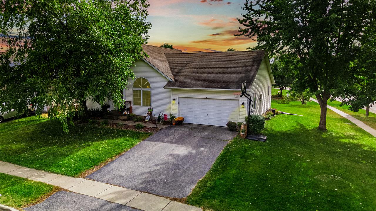 728 Hawthorne Ln., Genoa, IL 60135