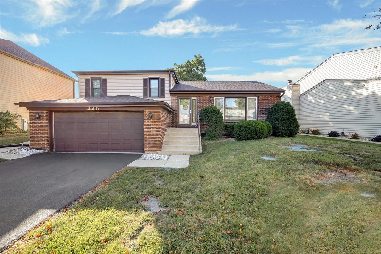 445 Fordham Pl., Roselle, IL 60172