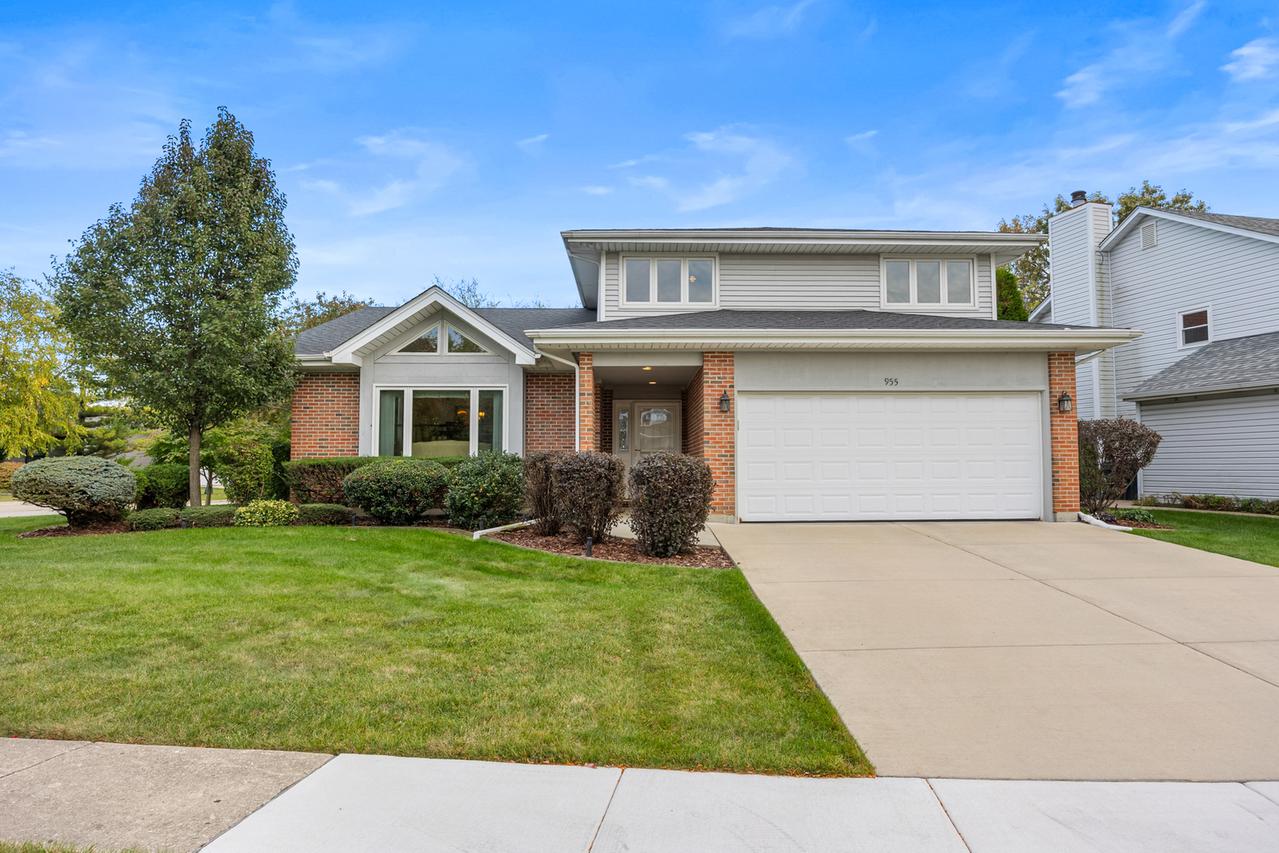 955 N Dexter Ln., Hoffman Estates, IL 60169