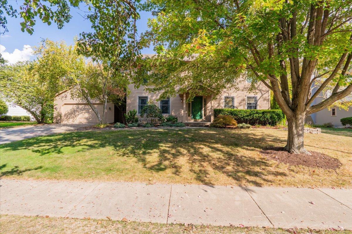 10 Inverness Dr., Bloomington, IL 61701