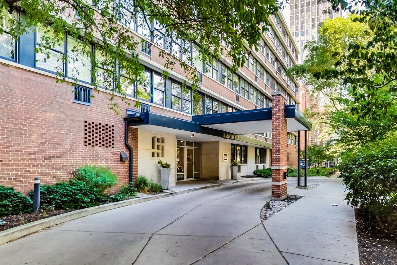 2300 N Commonwealth Ave. #7D, Chicago, IL 60614