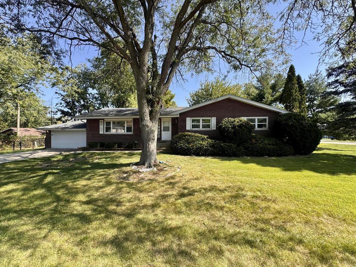 425 Cottonwood Rd., Frankfort, IL 60423