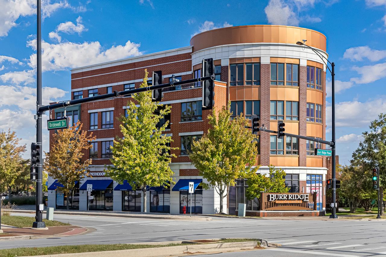 450 Village Center Dr. #210, Burr Ridge, IL 60527