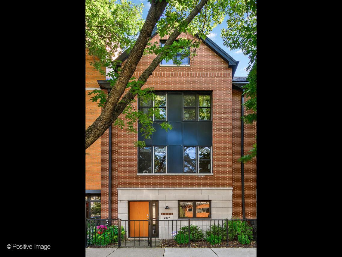 2107 W Berteau Ave., Chicago, IL 60618