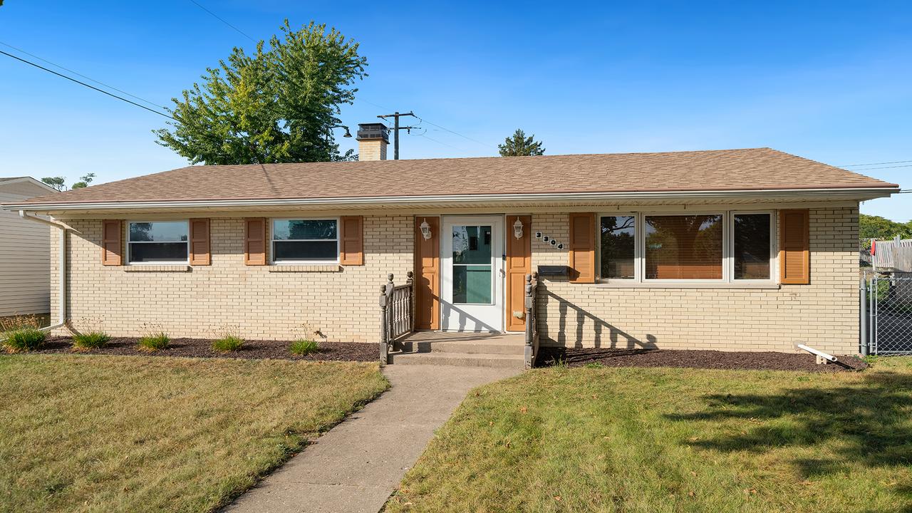 3304 Chadwick Dr., Rockford, IL 61109