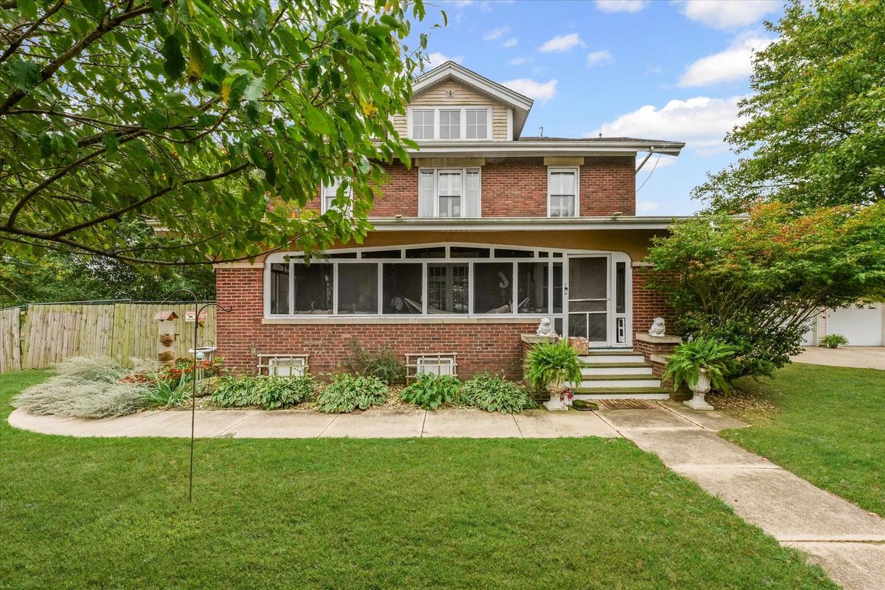 37857 E 100 North Rd., Bellflower, IL 62174