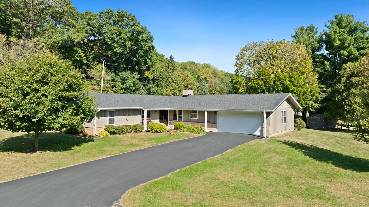 396 W Margaret Fuller Dr., Oregon, IL 61061