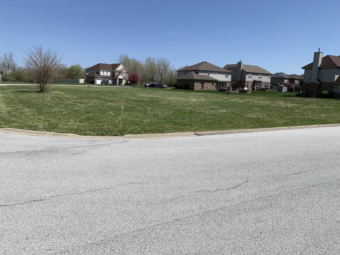 2053 Nichols Dr., Lynwood, IL 60411