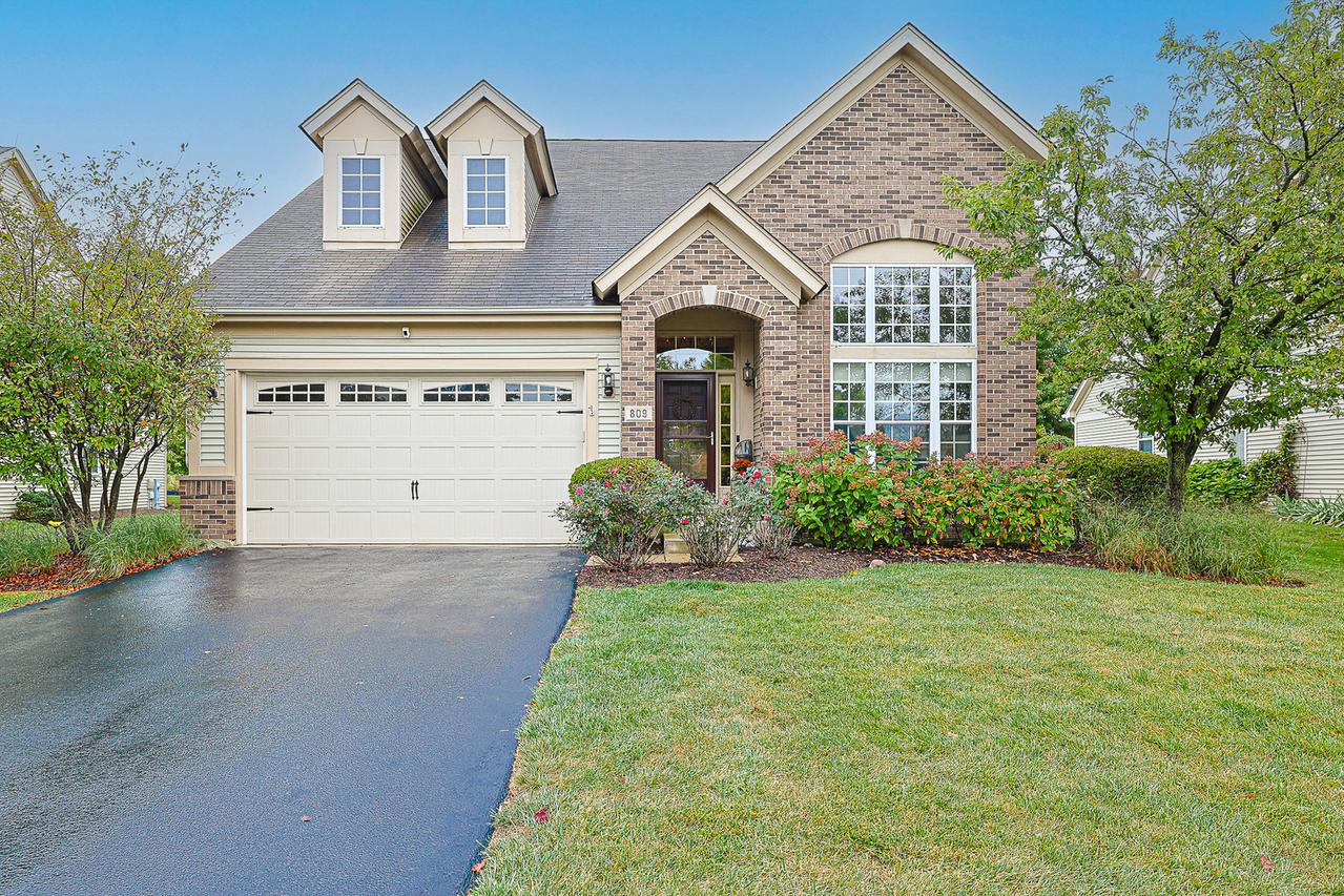 809 Canton Dr., Oswego, IL 60543