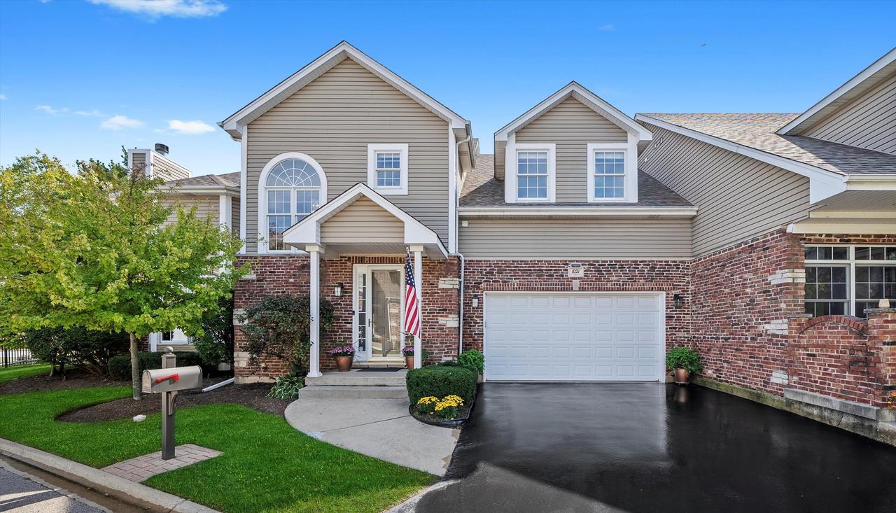 1021 W Bogey Ln., Palatine, IL 60067